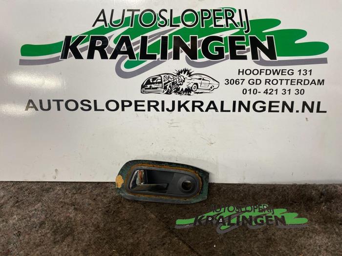 Begagnade Handtag Volkswagen Sharan (7M8/M9/M6) 2.0 Pris € 25,00 Marginaltabell erbjuds av Autosloperij Kralingen B.V.