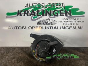 Używane Silnik wentylatora nagrzewnicy Audi A2 (8Z0) 1.4 TDI Cena € 50,00 Procedura marży oferowane przez Autosloperij Kralingen B.V.