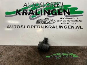 Usados Medidor de masa de aire Audi A3 (8L1) 1.8 T 20V Precio € 25,00 Norma de margen ofrecido por Autosloperij Kralingen B.V.