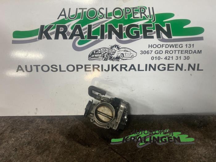 Usagé Boitier papillon Volkswagen Golf IV (1J1) 2.3 V5 GTI Prix € 50,00 Règlement à la marge proposé par Autosloperij Kralingen B.V.
