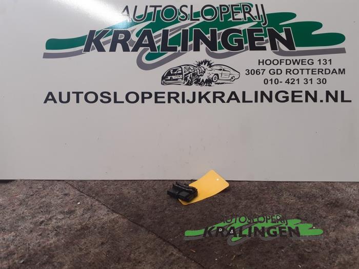 Begagnade Styrvinkelsensor Volkswagen Golf V (1K1) 1.4 16V Pris € 25,00 Marginaltabell erbjuds av Autosloperij Kralingen B.V.