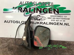 Usagé Rétroviseur droit Mercedes Vito (638.0) 2.3 110D Prix € 50,00 Règlement à la marge proposé par Autosloperij Kralingen B.V.