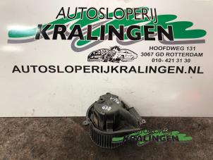 Używane Silnik wentylatora nagrzewnicy Mercedes Vito (638.0) 2.3 110D Cena € 50,00 Procedura marży oferowane przez Autosloperij Kralingen B.V.