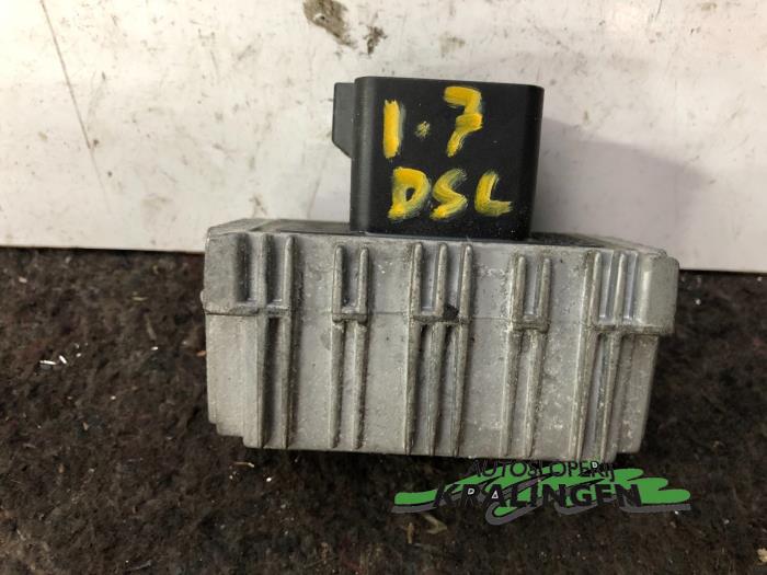 Glow plug relay Opel Astra G 1.7 DTI 16V Eco4 09132691