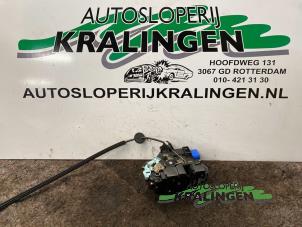 Usagé Serrure portière mécanique 2portes gauche Volkswagen Golf V (1K1) 1.9 TDI Prix € 50,00 Règlement à la marge proposé par Autosloperij Kralingen B.V.