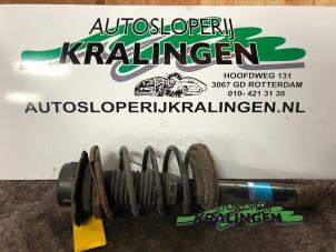 Gebrauchte Stoßdämpfer links vorne Peugeot 206 (2A/C/H/J/S) 1.6 16V Preis € 40,00 Margenregelung angeboten von Autosloperij Kralingen B.V.