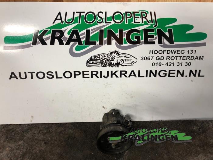 Usagé Pompe de direction Seat Inca (6K9) 1.9 SDI Prix € 50,00 Règlement à la marge proposé par Autosloperij Kralingen B.V.