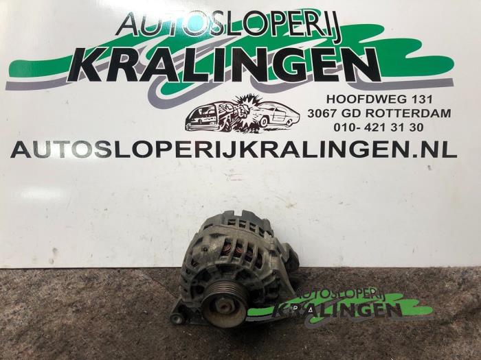 Begagnade Dynamo Volkswagen Passat Variant (3B6) 2.0 Pris € 50,00 Marginaltabell erbjuds av Autosloperij Kralingen B.V.
