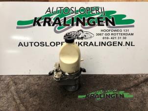 Used Power steering pump Opel Vectra C Caravan 1.9 CDTI 120 Price € 100,00 Margin scheme offered by Autosloperij Kralingen B.V.