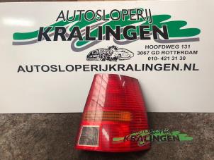 Gebrauchte Rücklicht rechts Volkswagen Golf IV (1J1) 1.6 16V Preis € 35,00 Margenregelung angeboten von Autosloperij Kralingen B.V.