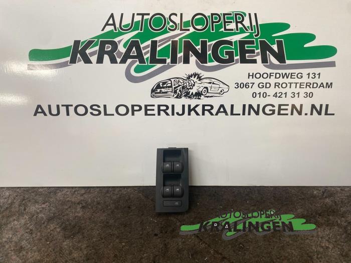 Usados Interruptor de ventanilla eléctrica Audi A6 Avant (C5) 2.5 TDI V6 24V Precio € 35,00 Norma de margen ofrecido por Autosloperij Kralingen B.V.