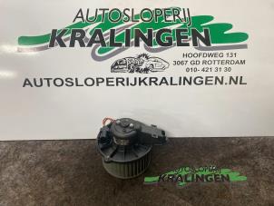 Usados Motor de ventilador de calefactor Audi A6 Avant (C5) 2.5 TDI V6 24V Precio € 50,00 Norma de margen ofrecido por Autosloperij Kralingen B.V.