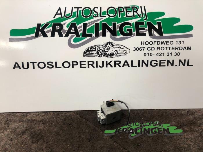 Begagnade Styrboxlås Renault Megane II (BM/CM) 1.6 16V Autom. Pris € 75,00 Marginaltabell erbjuds av Autosloperij Kralingen B.V.