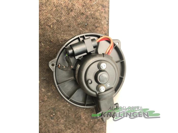 Heating and ventilation fan motor from a Audi A6 Quattro (C5) 2.8 V6 30V 2001