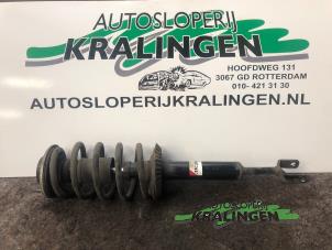 Używane Amortyzator wstrzasów prawy przód Audi A6 Quattro (C5) 2.8 V6 30V Cena € 50,00 Procedura marży oferowane przez Autosloperij Kralingen B.V.