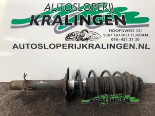 Gebrauchte Stoßdämpfer rechts vorne Peugeot 107 1.0 12V Preis € 50,00 Margenregelung angeboten von Autosloperij Kralingen B.V.