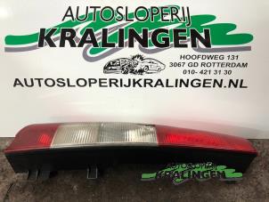 Usagé Feu arrière secondaire gauche Mercedes Vito (639.6) 2.2 109 CDI 16V Prix € 35,00 Règlement à la marge proposé par Autosloperij Kralingen B.V.