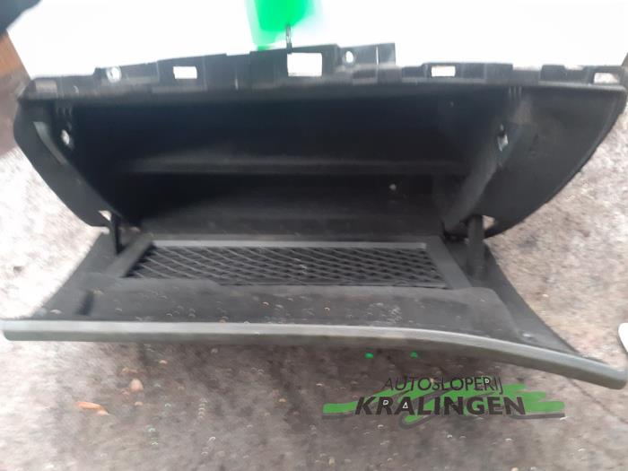 Glovebox from a Ford Mondeo V Wagon 1.5 TDCi 2015