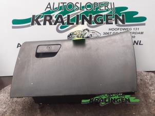 Usagé Boîte à gants Ford Mondeo V Wagon 1.5 TDCi Prix € 50,00 Règlement à la marge proposé par Autosloperij Kralingen B.V.