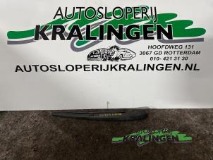 Used Rear wiper arm Toyota Avensis Wagon (T25/B1E) 2.2 D-4D 16V Price € 25,00 Margin scheme offered by Autosloperij Kralingen B.V.