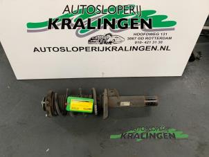 Usados Barra de amortiguador derecha delante Volkswagen Golf V (1K1) 1.6 FSI 16V Precio € 50,00 Norma de margen ofrecido por Autosloperij Kralingen B.V.