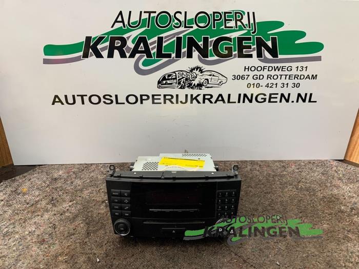 Radio CD player Mercedes C Combi 2.2 C-200 CDI 16V - A2038273842 MERCEDES