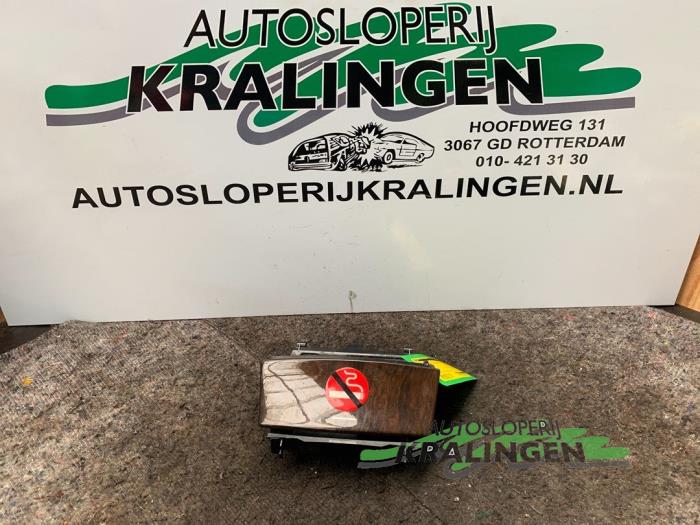 Begagnade Askkopp, fram Mercedes C Combi (S203) 2.2 C-200 CDI 16V Pris € 50,00 Marginaltabell erbjuds av Autosloperij Kralingen B.V.