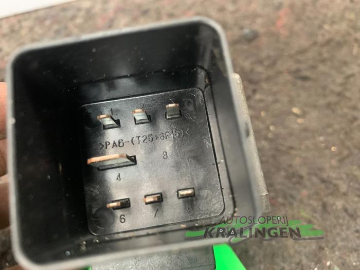 Glow plug relay Citroen Nemo 1.4 HDi 70 9645668680