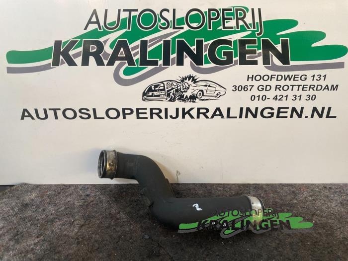 Gebrauchte Intercooler Schlauch Mercedes C Combi (S203) 2.2 C-200 CDI 16V Preis € 35,00 Margenregelung angeboten von Autosloperij Kralingen B.V.
