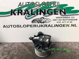 Gebrauchte Heizung Belüftungsmotor Opel Corsa D 1.3 CDTi 16V ecoFLEX Preis € 50,00 Margenregelung angeboten von Autosloperij Kralingen B.V.