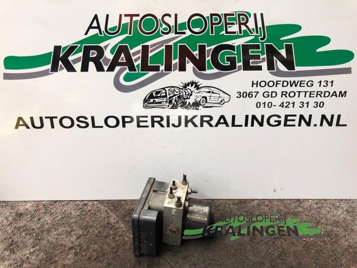Begagnade ABS-pump Volkswagen Golf V (1K1) 1.6 FSI 16V Pris € 9,98 Marginaltabell erbjuds av Autosloperij Kralingen B.V.