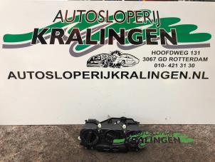 Usagé Panneau de commandes chauffage Volkswagen Golf V (1K1) 1.6 FSI 16V Prix € 35,00 Règlement à la marge proposé par Autosloperij Kralingen B.V.