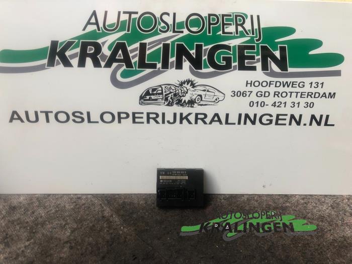Begagnade Komfortmodul Volkswagen Golf V (1K1) 1.6 FSI 16V Pris € 50,00 Marginaltabell erbjuds av Autosloperij Kralingen B.V.