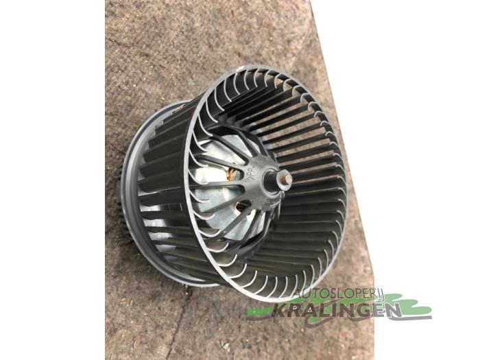 Heating and ventilation fan motor from a Volvo C70 (MC) 2.4 20V 2007
