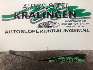 Gebrauchte Scheibenwischerarm vorne Volvo C70 (MC) 2.4 20V Preis € 30,00 Margenregelung angeboten von Autosloperij Kralingen B.V.