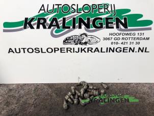 Usagé Kit boulons de roue Mercedes Vito (639.6) 2.2 109 CDI 16V Prix € 30,00 Règlement à la marge proposé par Autosloperij Kralingen B.V.