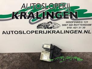 Usados Motor de ventanilla de puerta Volkswagen Golf V (1K1) 1.4 16V Precio € 35,00 Norma de margen ofrecido por Autosloperij Kralingen B.V.