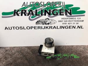 Usagé Pompe ABS Volkswagen Sharan (7M8/M9/M6) 2.0 TDI Prix € 250,00 Règlement à la marge proposé par Autosloperij Kralingen B.V.