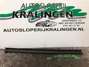Usagé Cadre portière Ford Mondeo V Wagon 1.5 TDCi Prix € 25,00 Règlement à la marge proposé par Autosloperij Kralingen B.V.
