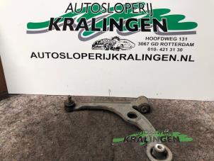 Used Front wishbone, left Fiat Stilo (192A/B) 1.4 16V Price € 50,00 Margin scheme offered by Autosloperij Kralingen B.V.