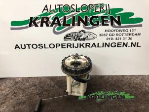 Usagé Pompe essence Volvo S40 (VS) 2.0 16V Turbo Prix € 50,00 Règlement à la marge proposé par Autosloperij Kralingen B.V.