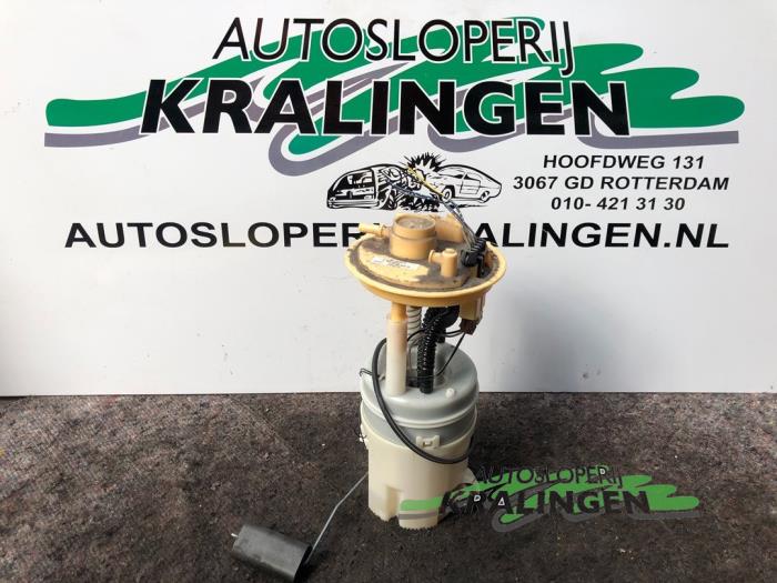 Begagnade Bensinpump Mitsubishi Colt (Z2/Z3) 1.3 16V Pris € 33,99 Marginaltabell erbjuds av Autosloperij Kralingen B.V.