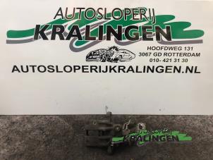 Used Rear brake calliper, left Nissan Almera Tino (V10M) 1.8 16V Price € 50,00 Margin scheme offered by Autosloperij Kralingen B.V.
