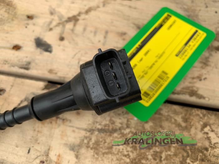 Pen ignition coil from a Nissan Almera Tino (V10M) 1.8 16V 2004