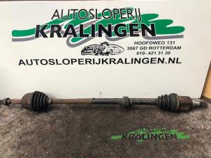Usagé Cardan droit (transmission) Nissan Micra (K12) 1.2 16V Prix € 50,00 Règlement à la marge proposé par Autosloperij Kralingen B.V.