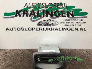 Usados Reproductor de CD y radio Ford Ka II 1.2 Precio € 30,00 Norma de margen ofrecido por Autosloperij Kralingen B.V.