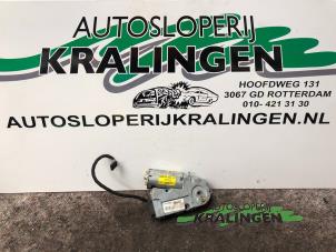 Usagé Moteur toit ouvrant Volkswagen Golf IV (1J1) 1.9 TDI 100 Prix € 50,00 Règlement à la marge proposé par Autosloperij Kralingen B.V.