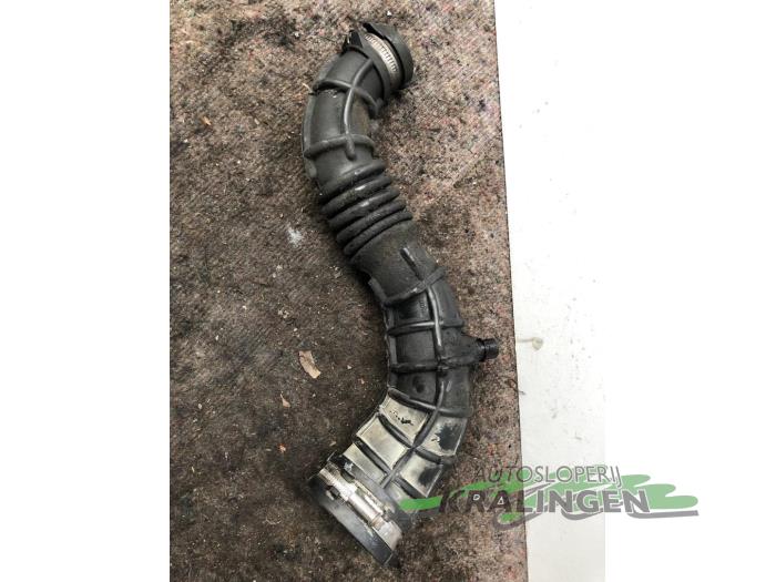 Air intake hose from a Nissan Note (E11) 1.5 dCi 86 2006