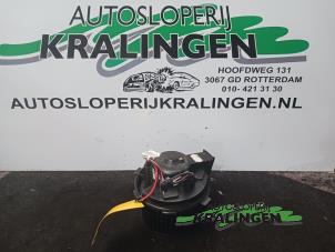 Używane Silnik wentylatora nagrzewnicy Peugeot 206 (2A/C/H/J/S) 1.6 16V Cena € 35,00 Procedura marży oferowane przez Autosloperij Kralingen B.V.