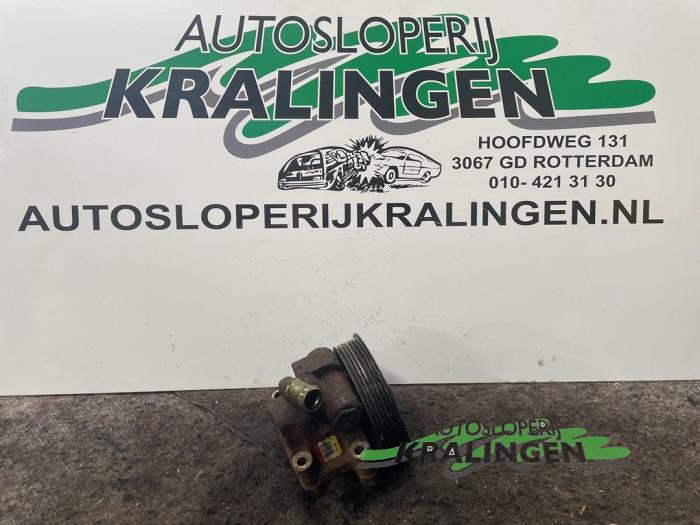 Usagé Pompe de direction Ford Ka I 1.3i Prix € 50,00 Règlement à la marge proposé par Autosloperij Kralingen B.V.